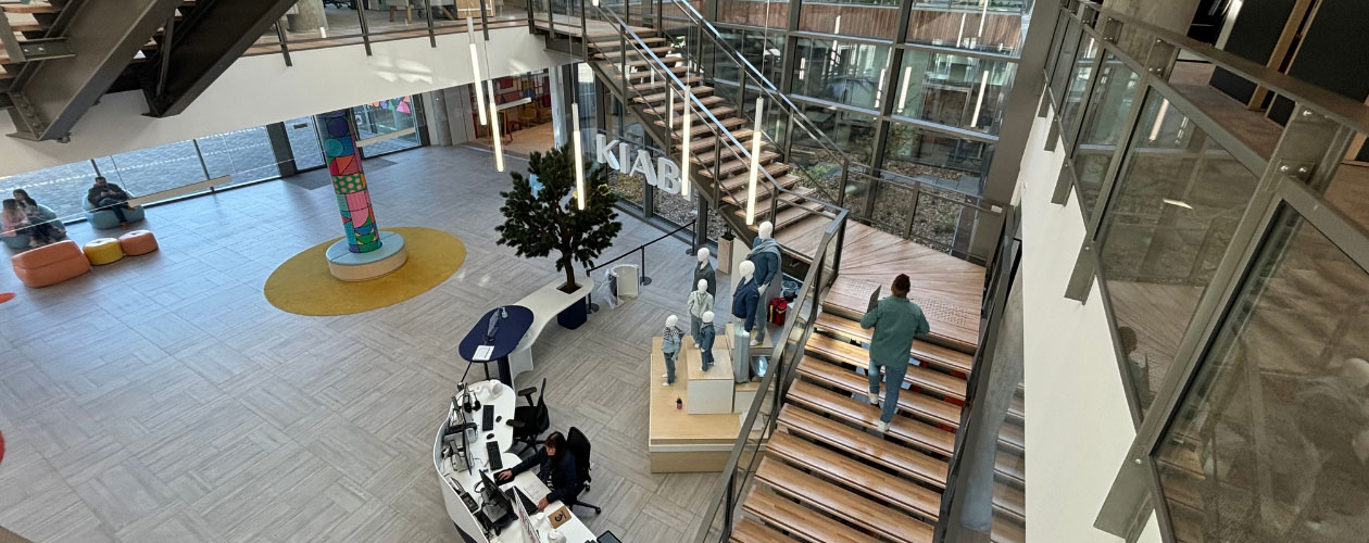Le bureau comme moteur d’engagement et de bien-être : l’exemple inspirant du siège de Kiabi 