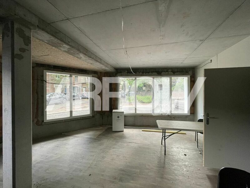 Bureau à vendre CROIX 4