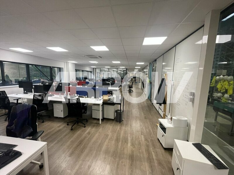 Entrepôt à vendre à louer CROIX 5