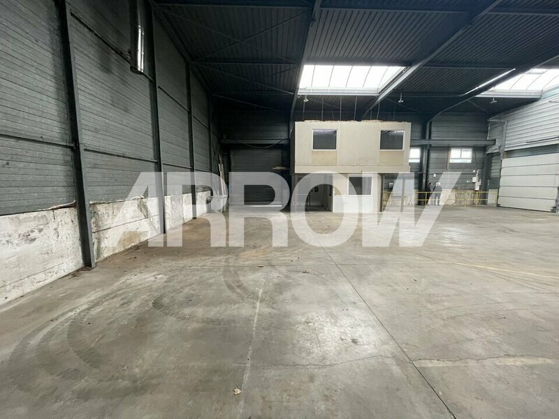 Entrepôt à vendre à louer NEUVILLE EN FERRAIN 4