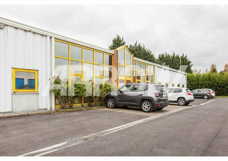 Entrepôt à vendre à louer NEUVILLE EN FERRAIN 1