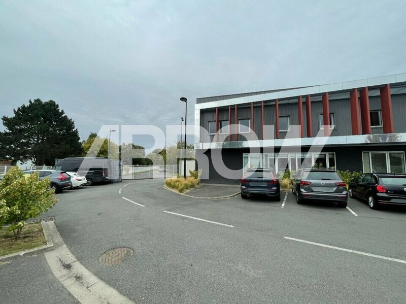 Entrepôt à vendre LEZENNES 3