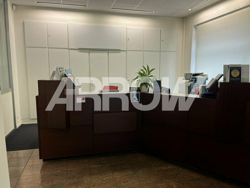 Bureau à louer LA MADELEINE 3