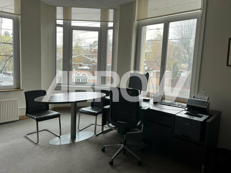 Bureau à louer LA MADELEINE 2