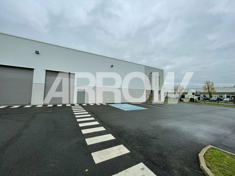 Entrepôt à vendre à louer AVELIN 3