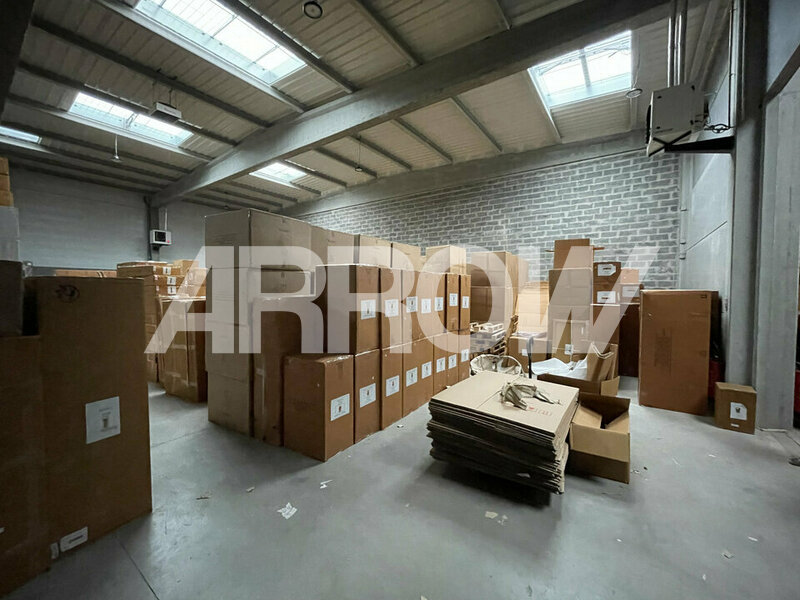 Entrepôt à vendre à louer AVELIN 5