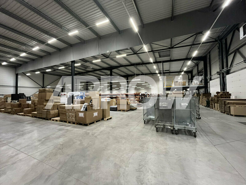 Entrepôt à louer NEUVILLE EN FERRAIN 5