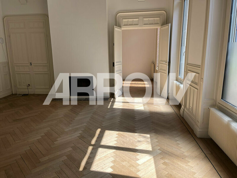 Bureau à vendre à louer LILLE 4
